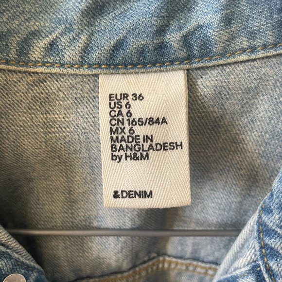 Forever 21 - Distressed Jean Jacket - US 6 - Picture 2 of 2